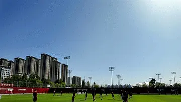 国足好运, 尽管对手的, stron